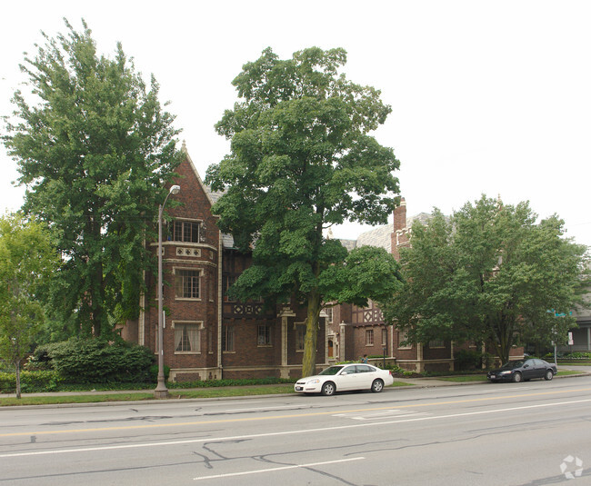 Foto del edificio - Broadway Apartments