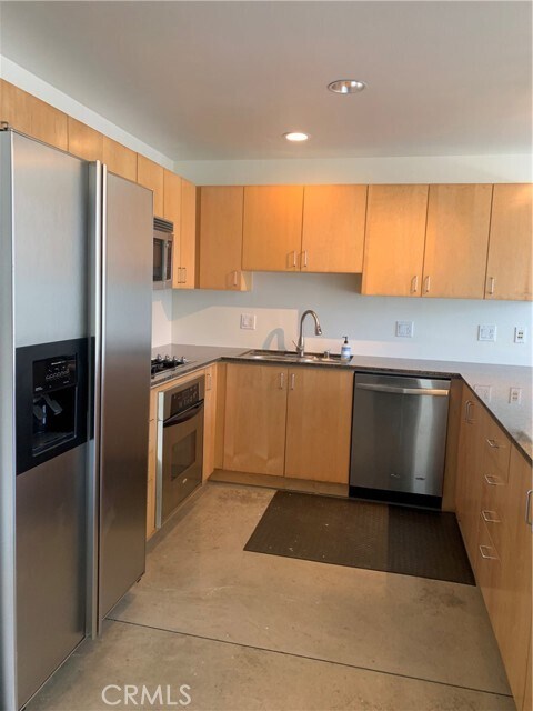 Foto del edificio - 285 W 6th St