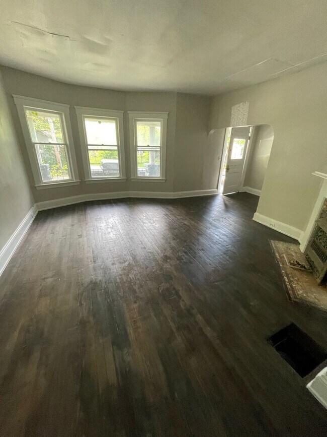 Building Photo - Section 8 Accepted!