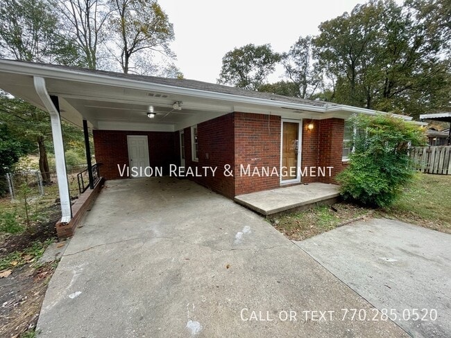 Foto del edificio - 6328 Oakview Ln