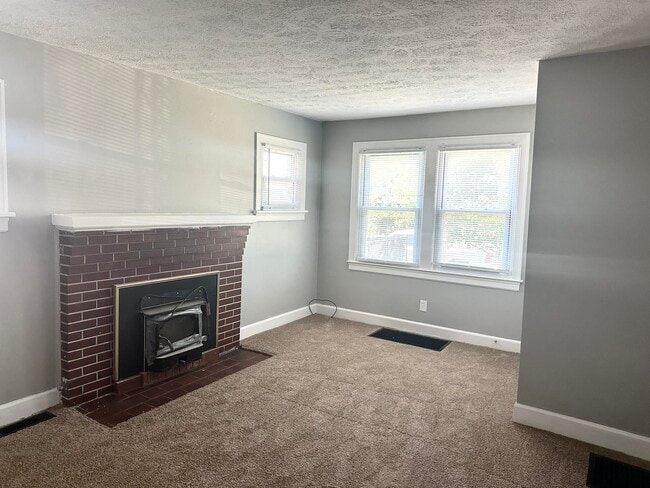 Building Photo - 148 Fairlawn Ave