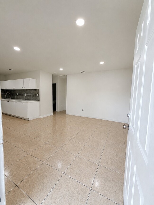 Foto del edificio - 1404 NW 60th St