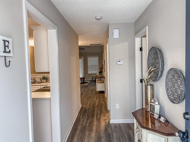 Foto del edificio - 524 Deerchase Ct