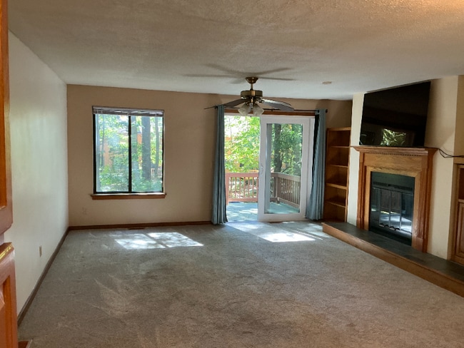 Building Photo - 79 Dunvegan Wds Dr
