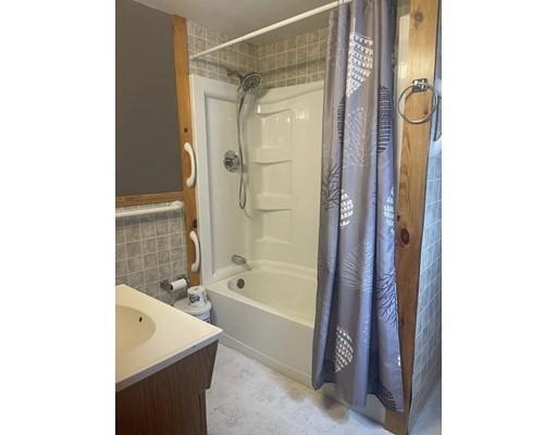 Building Photo - 3 bedroom in New Bedford MA 02744