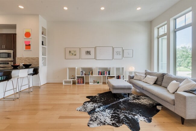 Foto del edificio - 5429C Hidalgo St