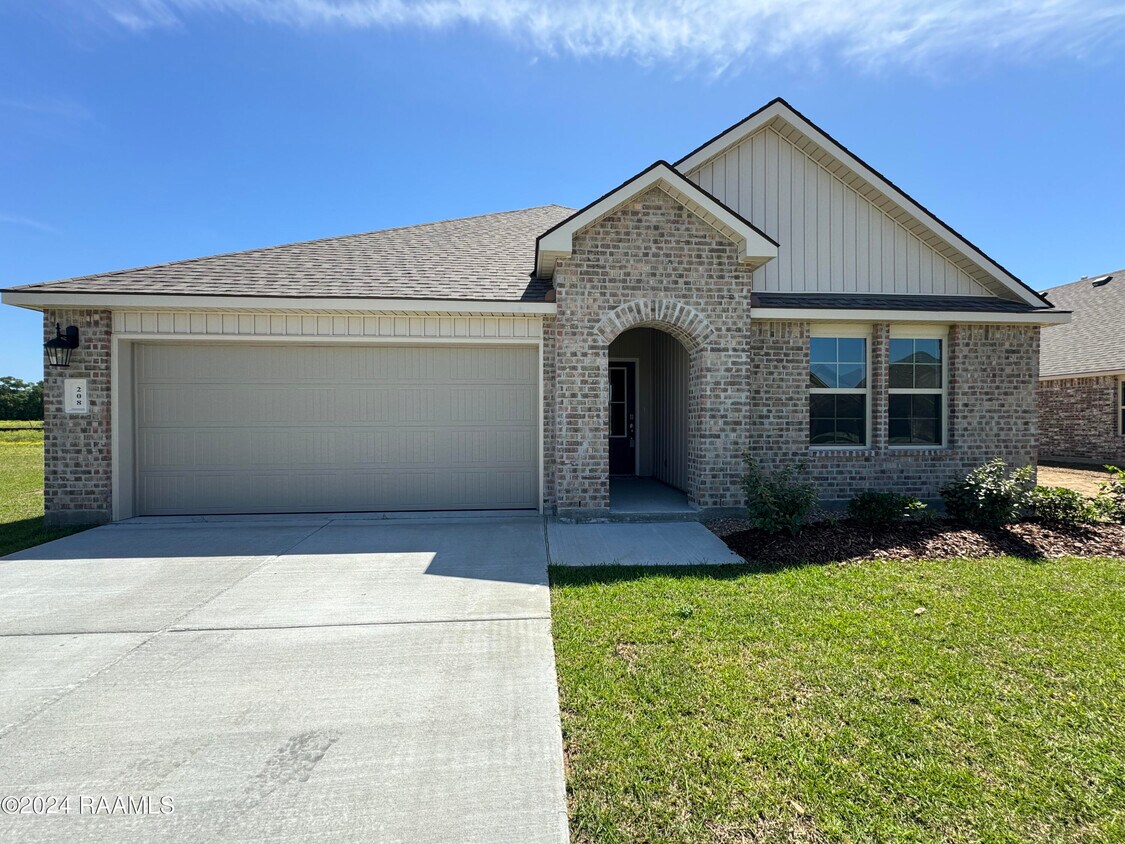 Foto principal - 208 Cedar Peak Ln