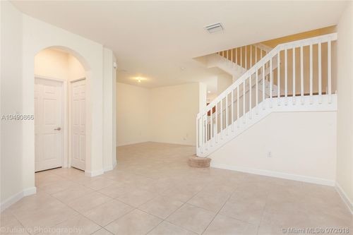 Foto del edificio - 3379 West 94th Terrace
