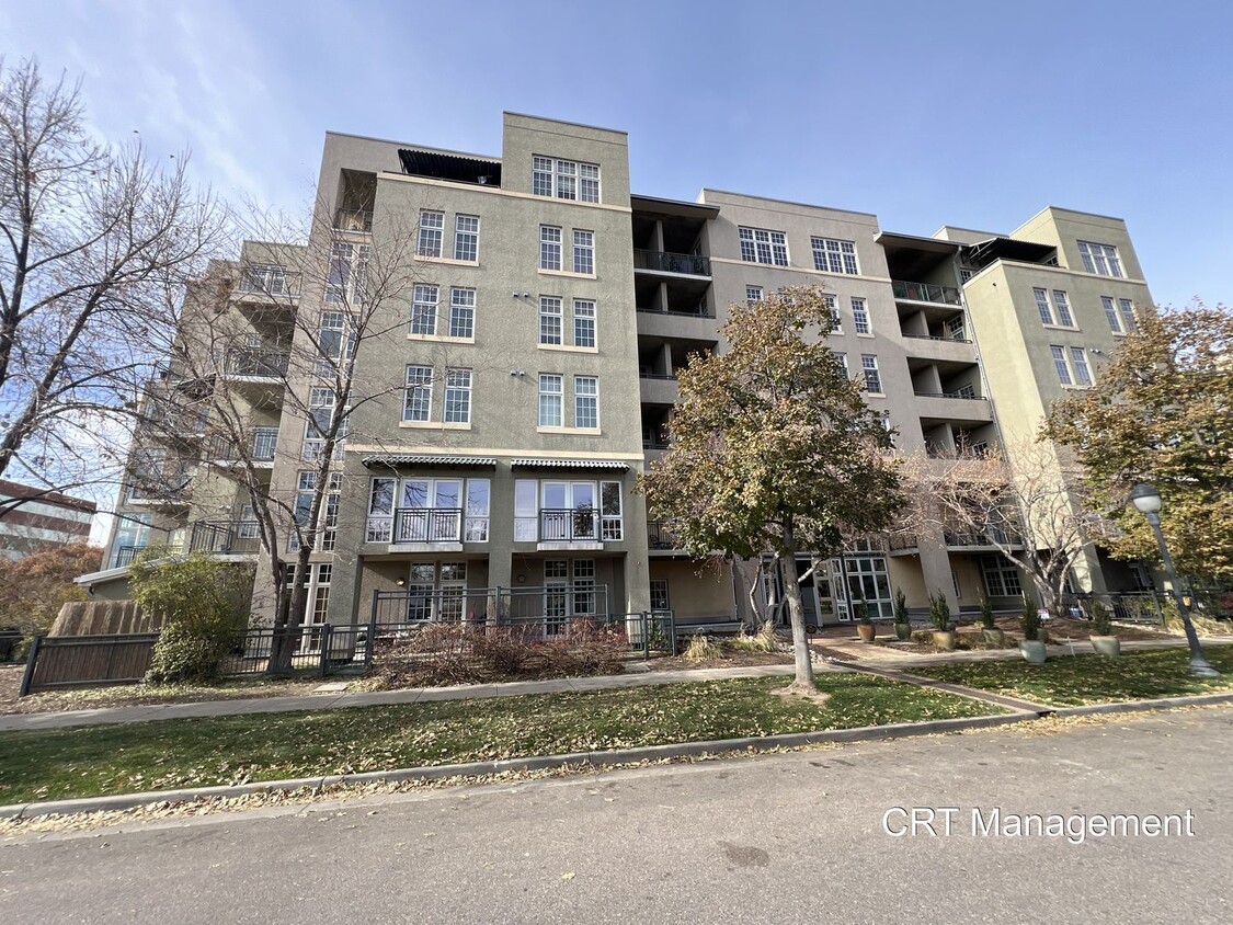 Foto principal - Charming 1 Bed, 1 Bath Condo Available in ...