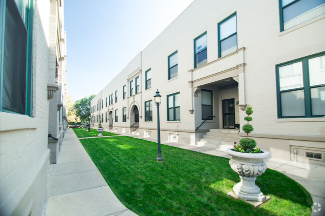 Building Photo - Garden Arch Apartments