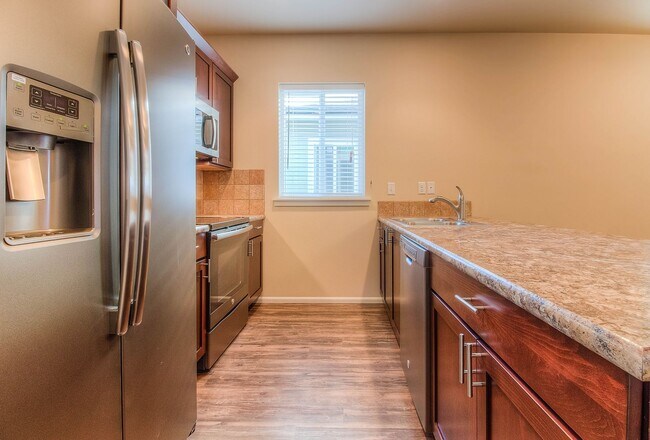Foto del edificio - 2414 Woolsey Rd