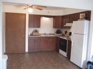 Building Photo - 142 Flintridge Dr