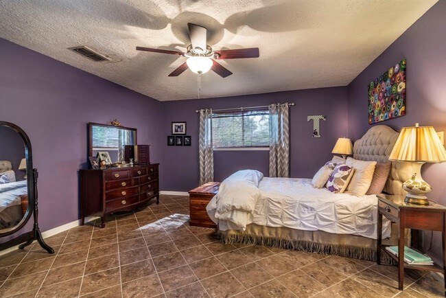 Building Photo - 3715 Ledgestone Dr