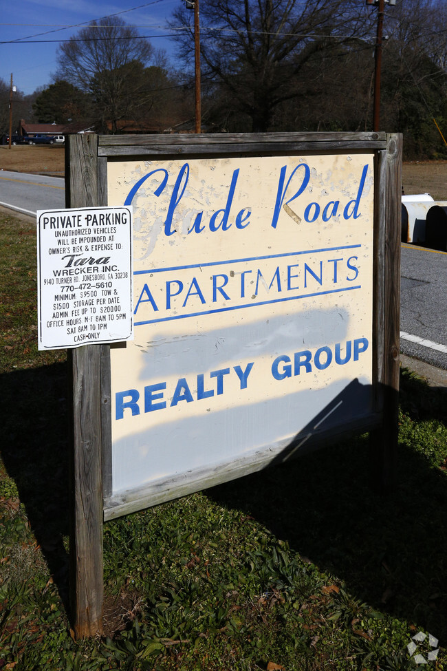 Building Photo - Glade Road Apartments