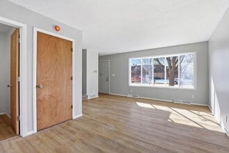 Building Photo - 836 Greenwood Ct