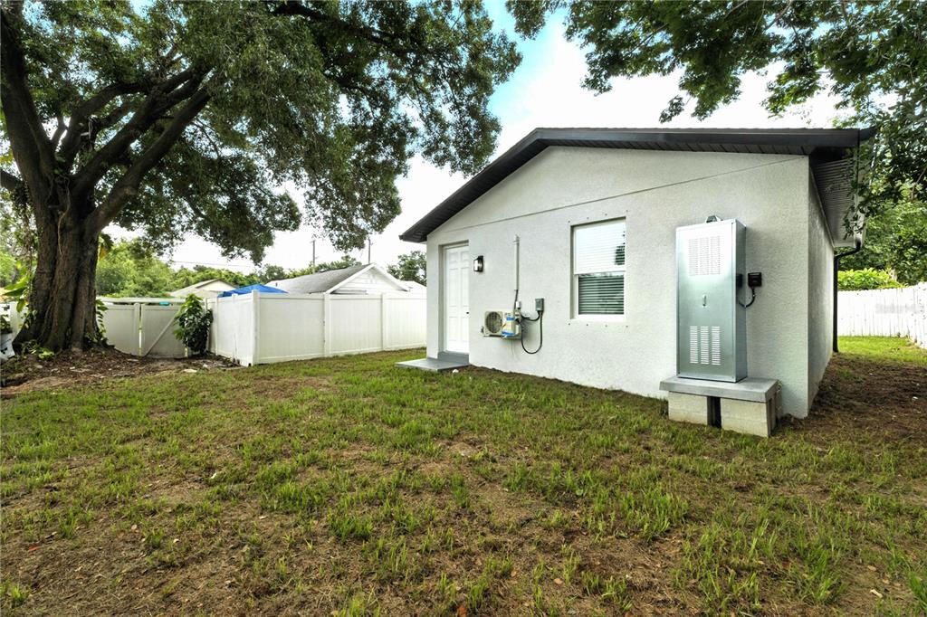Foto principal - 8714 N Highland Ave