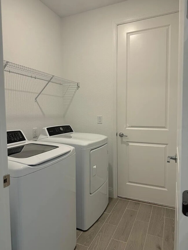 Building Photo - 298 Seaforth Dr