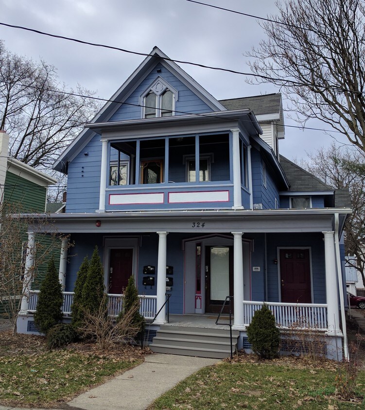 Primary Photo - 324 W Seneca St