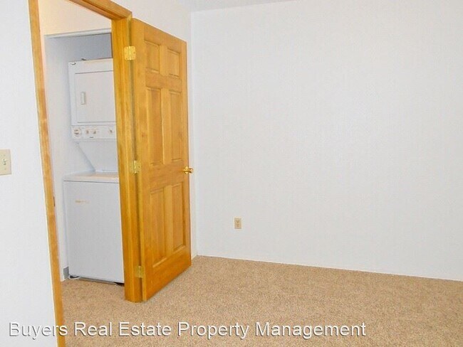 Building Photo - 1707 Russian Jack Dr