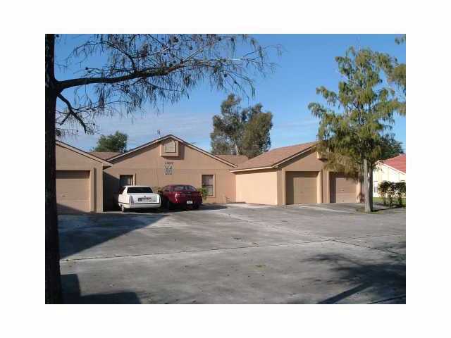 Foto del edificio - 13717 Yarmouth Dr