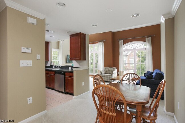 Building Photo - 710 Donato Cir