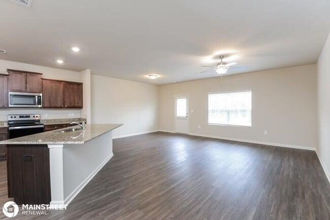 Foto del edificio - 250 Smith Glen Dr, Springville, AL 35146