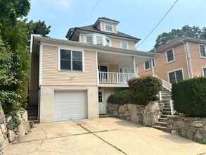 Building Photo - 59 Oak St