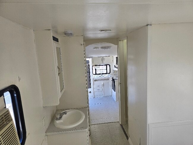 Building Photo - 2065 Atwater Blvd