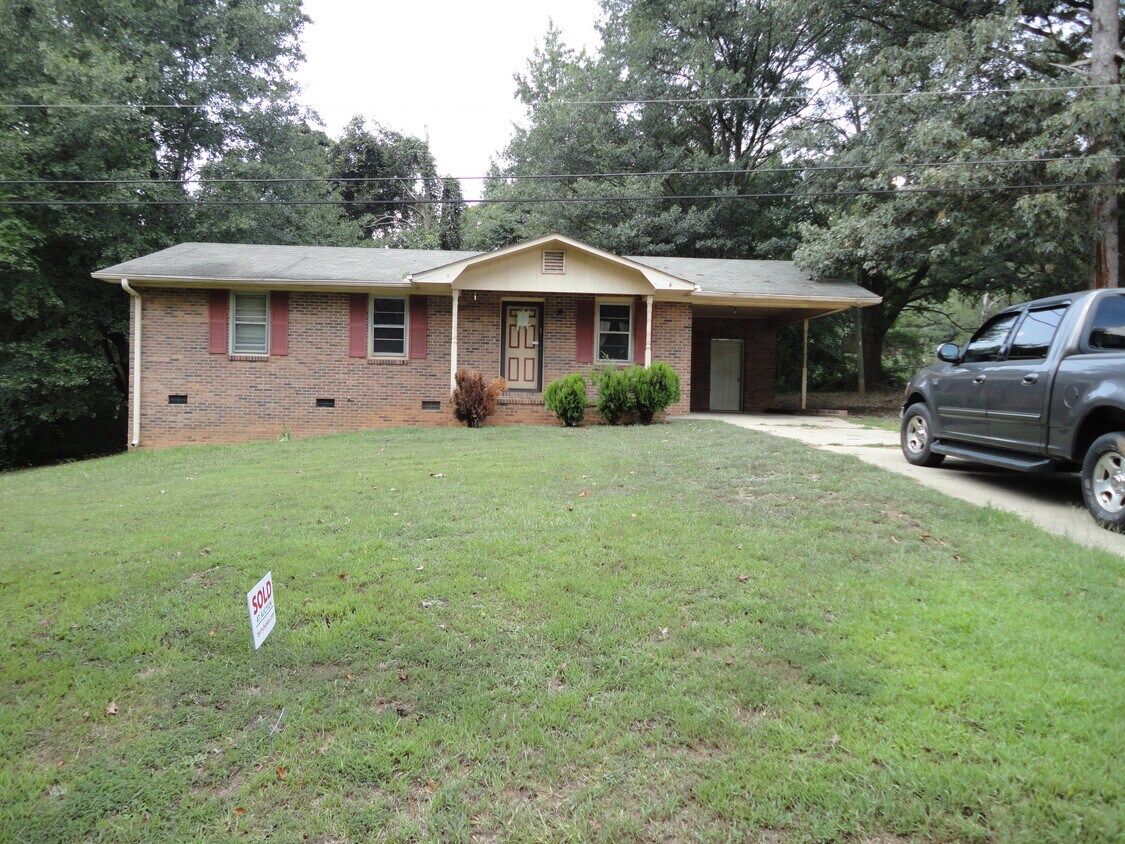 Primary Photo - 200 Keith Dr