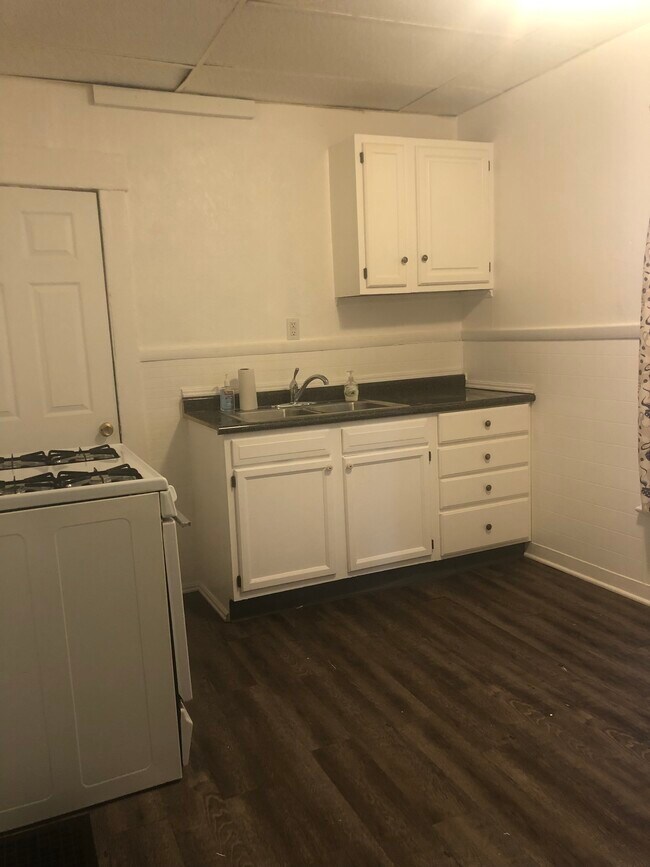 Cocina - 2202 Raspberry St