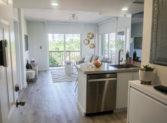 Photo - 1918 Brickell Ave Apartment