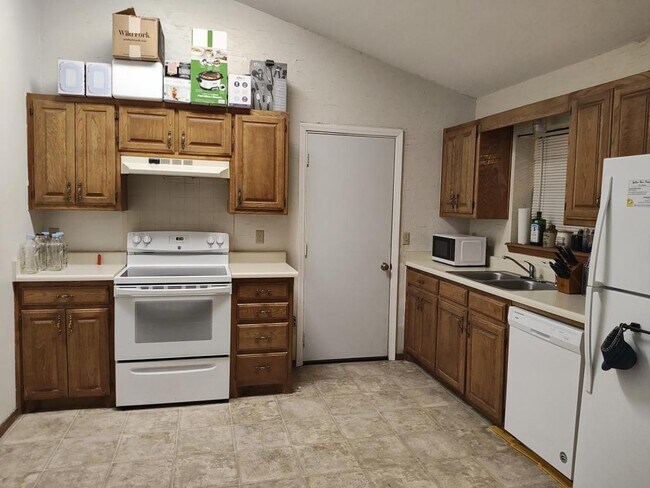 Foto del edificio - 71 Valleyview Rd