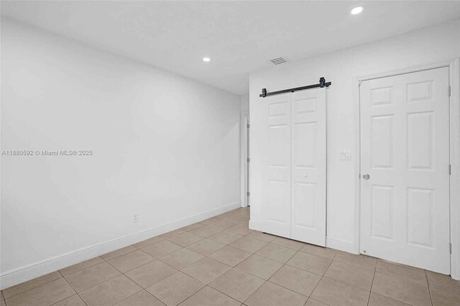 Foto del edificio - 136 NW 6th Ave