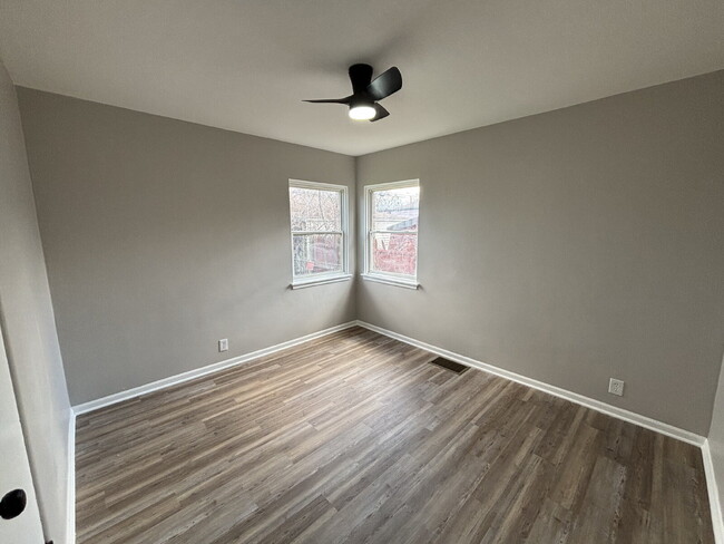 Foto del edificio - Spacious home in Gary!