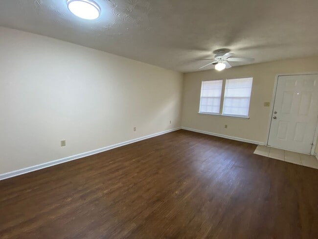 Building Photo - PRE-LEASING FOR AUGUST 2026!