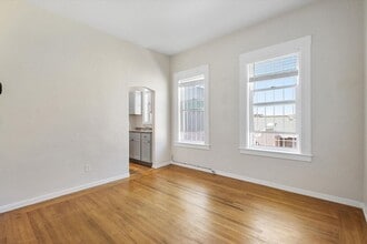 Building Photo - 2318 Santa Clara Ave