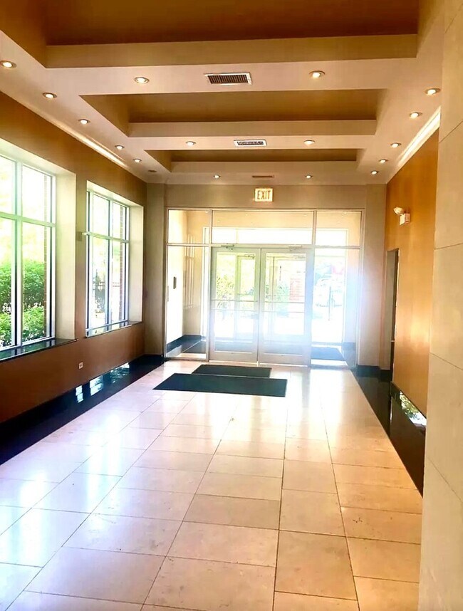 Foto del edificio - 5036 W Pensacola Ave