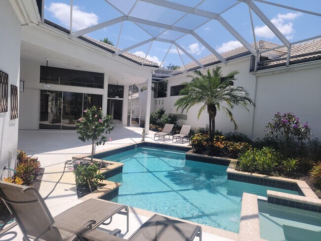 Foto del edificio - 1133 Crystal Dr