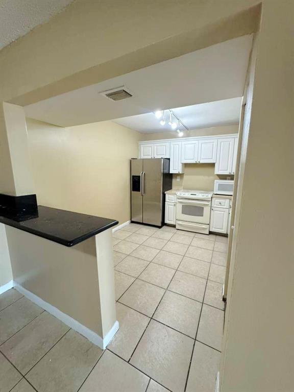 Foto del edificio - 711 N Pine Island Rd