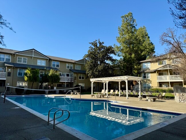 Building Photo - Greystone Apartments & Townhomes