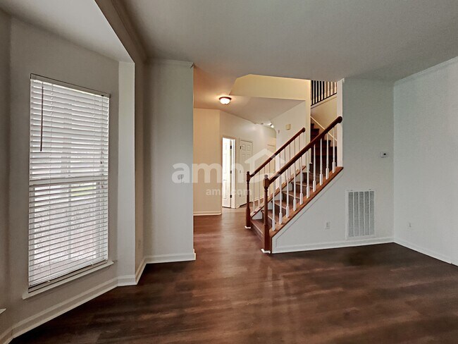 Building Photo - 1513 Cardinal Lane