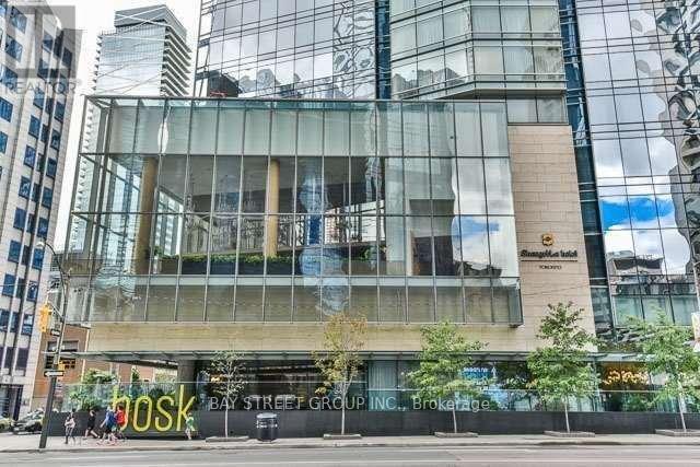 Photo du bâtiment - 180 University Ave