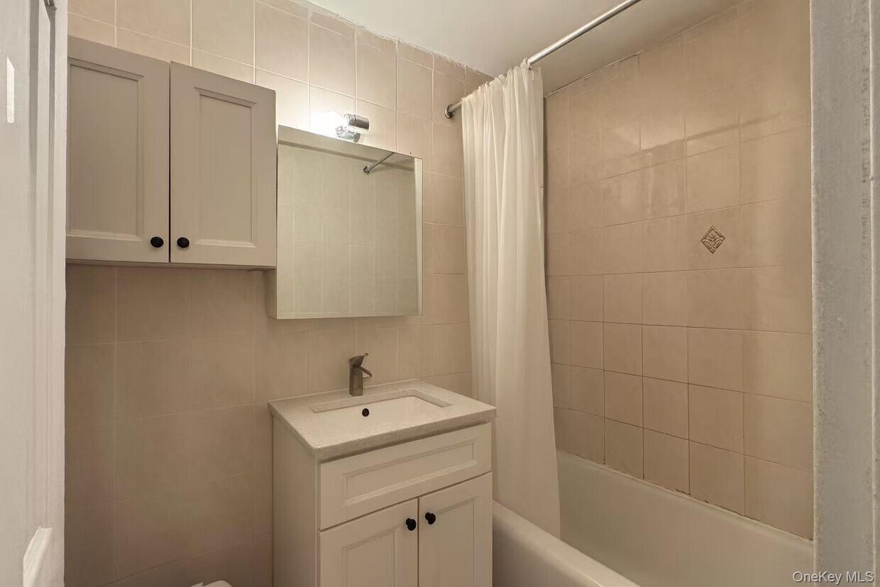 Foto principal - 137-40 45th Ave