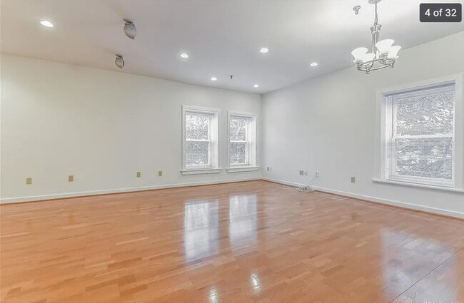 Building Photo - 126 Washington St