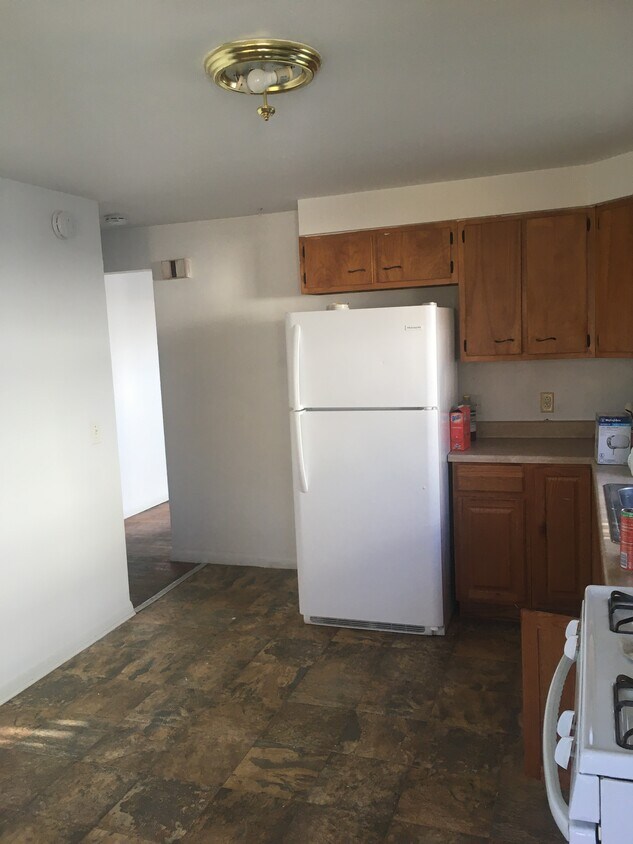 Kitchen - 926 Windsor Dr