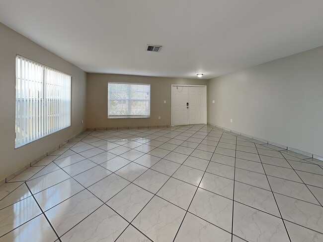 Building Photo - 7952 NW 187th Ter