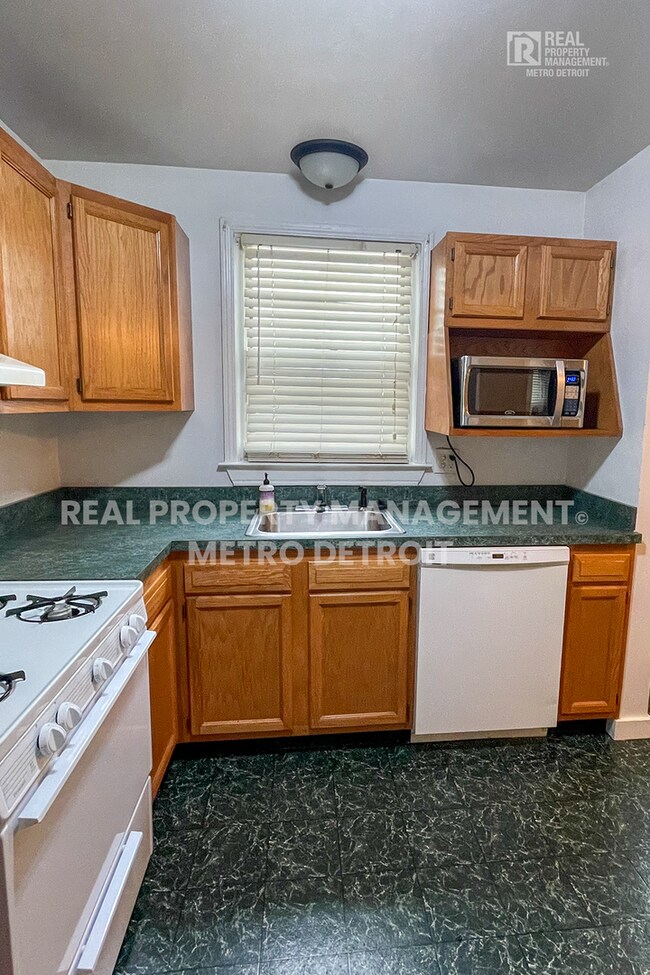 Foto del edificio - 823 E 2nd St