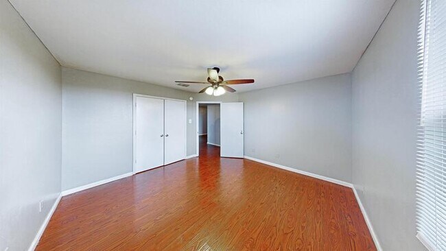 Building Photo - 1099 Bumble Bee Dr