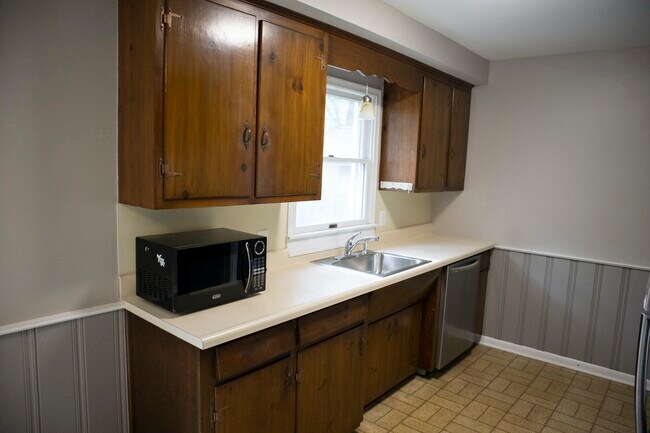 Building Photo - 4501 Woodland Avenue