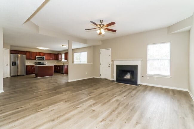 Foto del edificio - 265 Redding Ridge